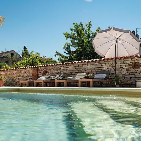 Ferienwohnungen VI La Mare With Heated Pool Zadar Exterior photo