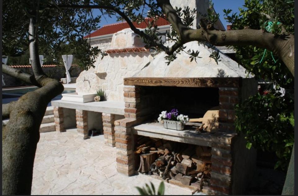 Ferienwohnungen VI La Mare With Heated Pool Zadar Exterior photo
