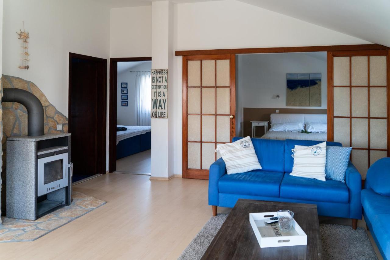 Ferienwohnungen VI La Mare With Heated Pool Zadar Exterior photo