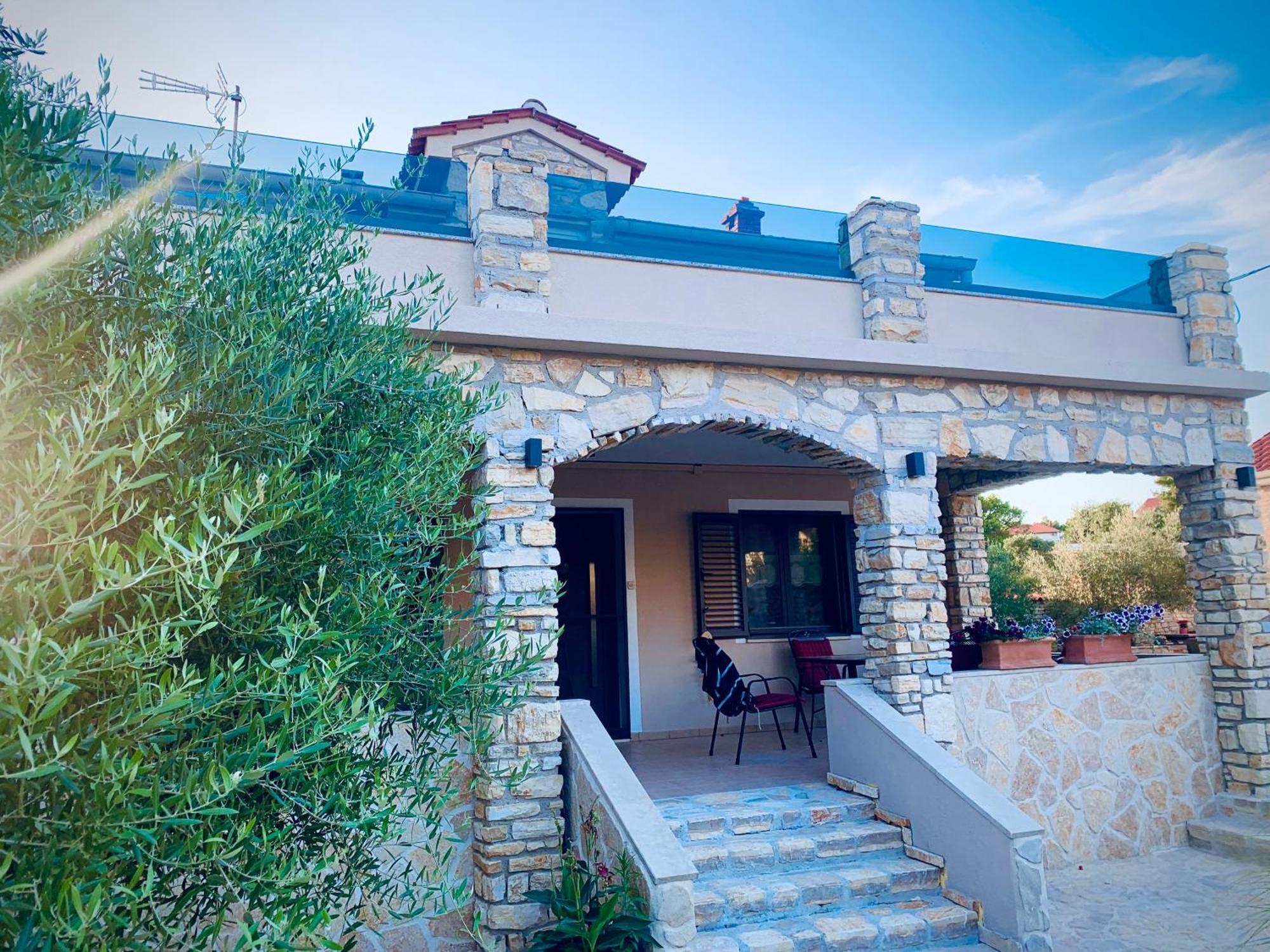 Ferienwohnungen VI La Mare With Heated Pool Zadar Exterior photo