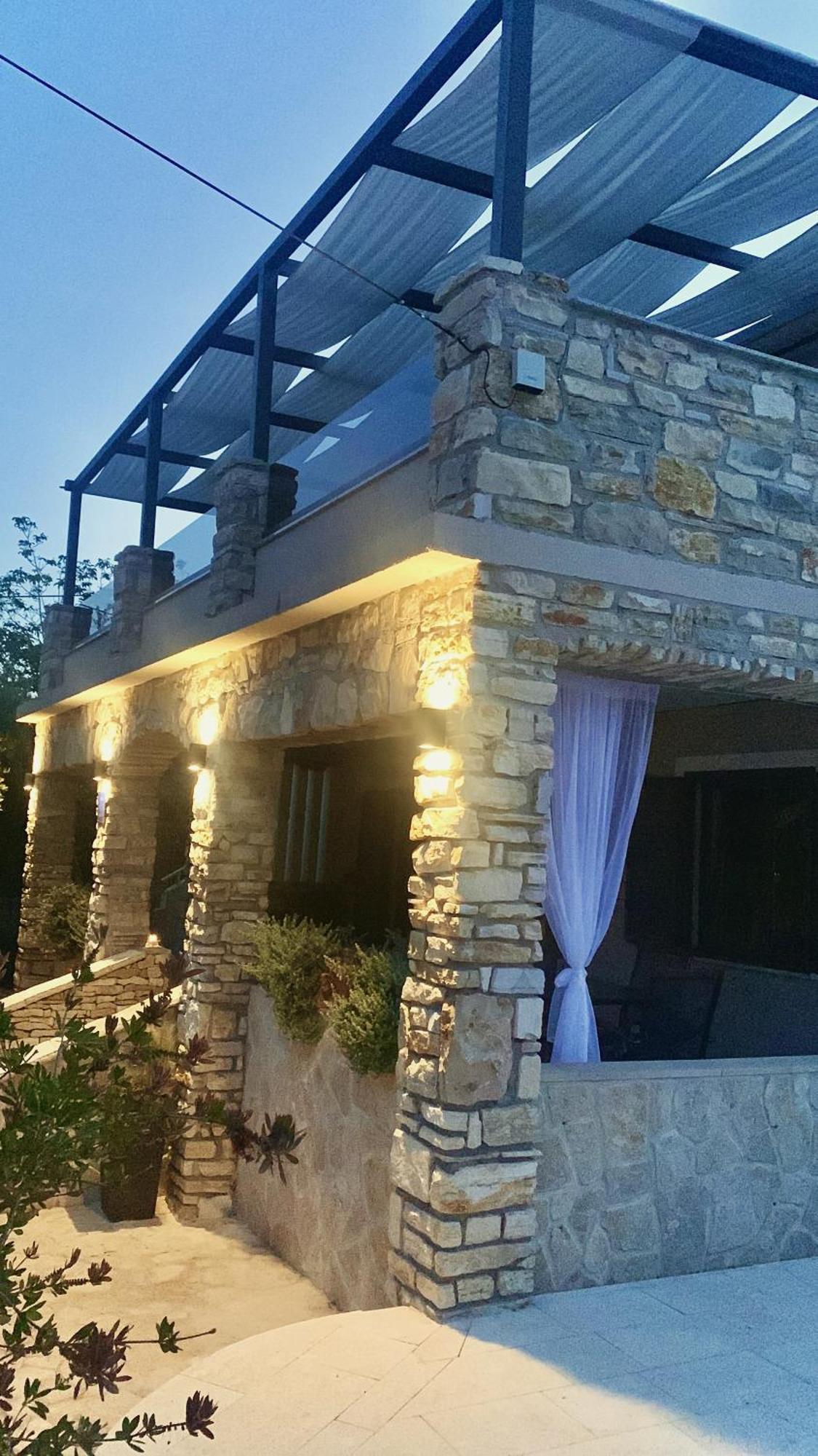 Ferienwohnungen VI La Mare With Heated Pool Zadar Exterior photo